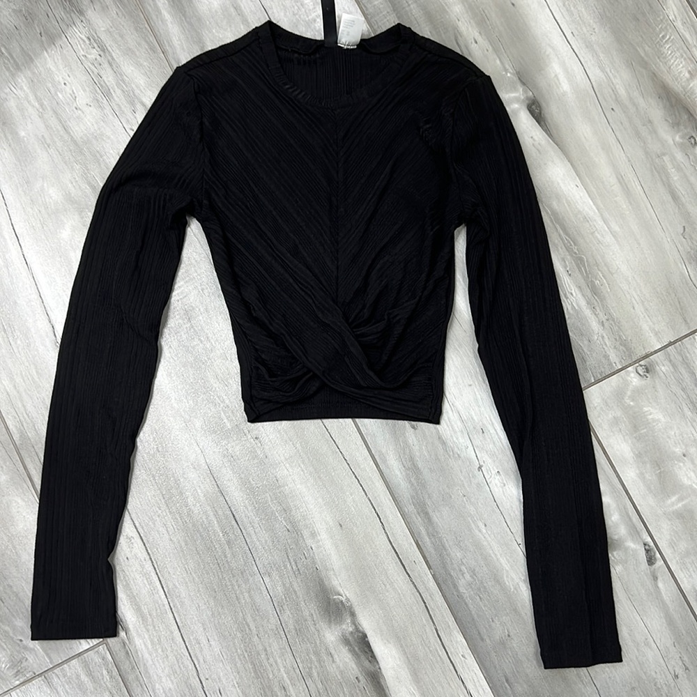 H&M Cropped black top